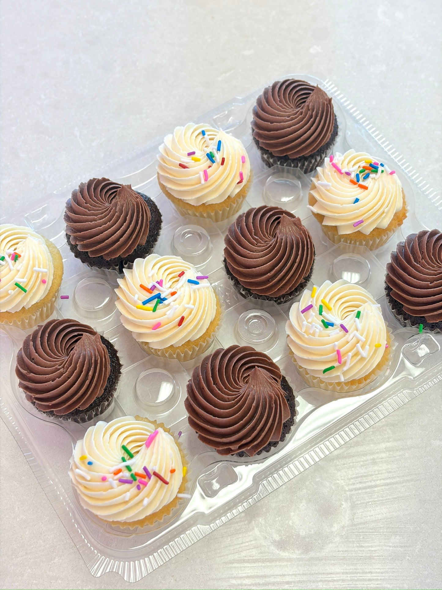 Vanilla & Chocolate Mini Mix