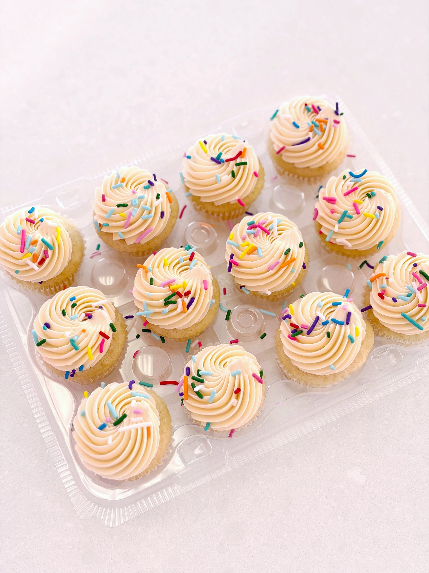 Vanilla mini cupcakes